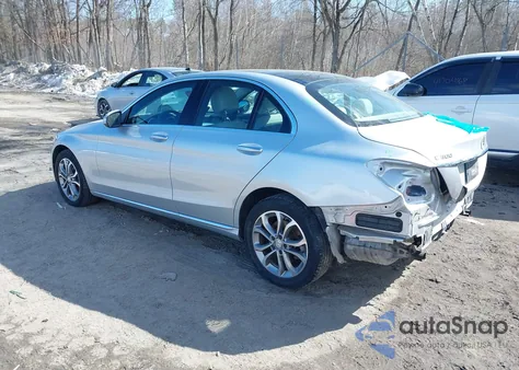 2015 Mercedes-Benz C 300 4Matic/Luxury 4Matic/Sport 4Matic из США, поврежденный, VIN 55SWF4KB0FU080164